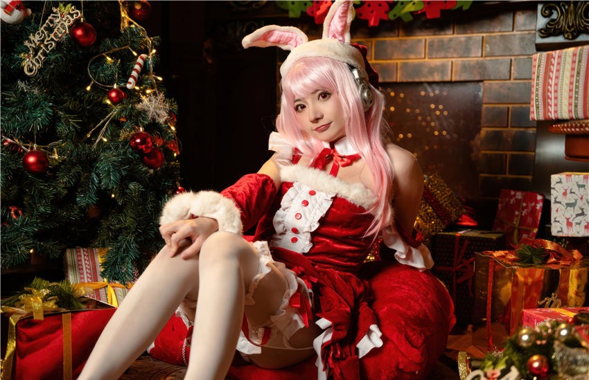 是三不是世w 索尼子 圣诞[44P-471M] 第1张