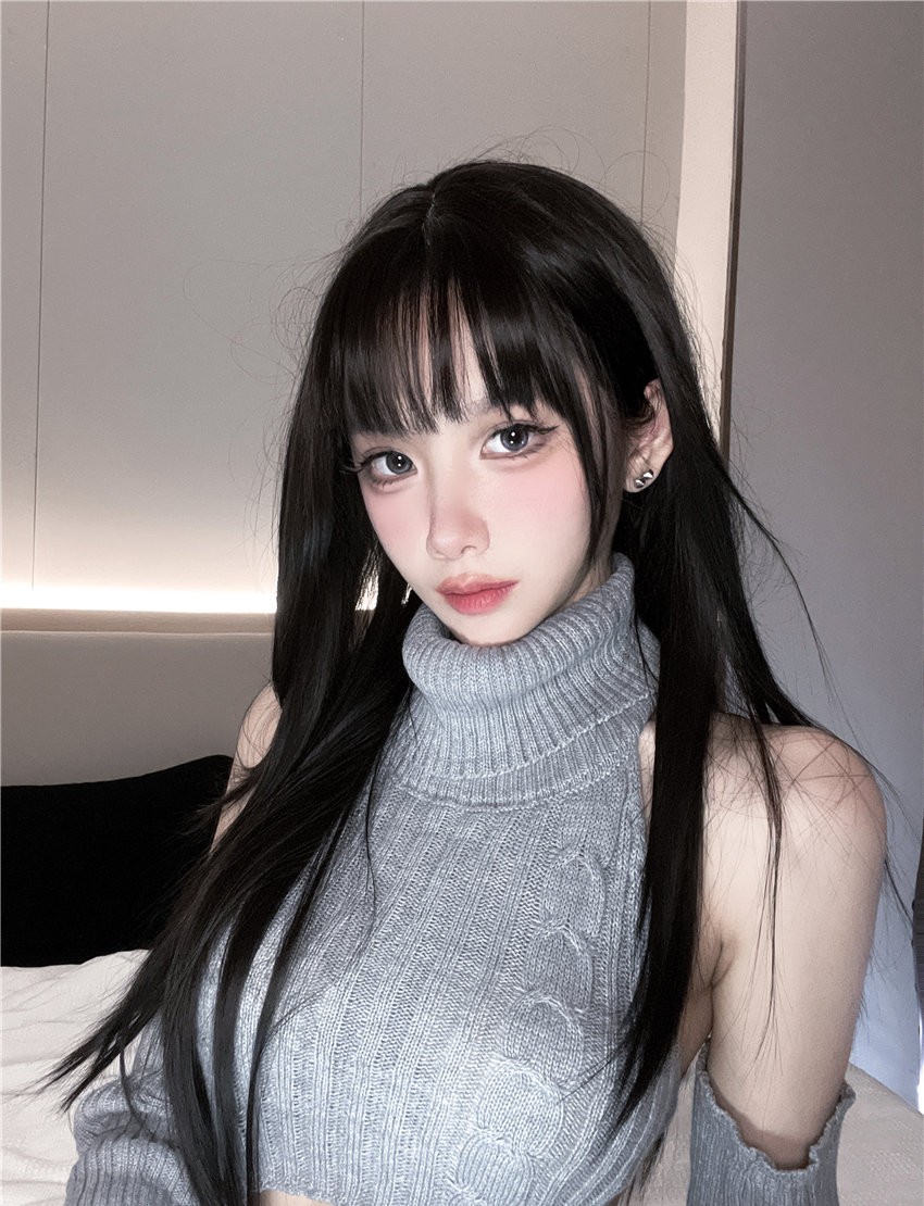 果咩酱w 灰灰毛衣 [23P2V-343M] 第1张
