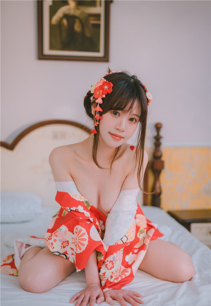 千反田鹿子 室内浴衣私房[50P-688MB] 第1张