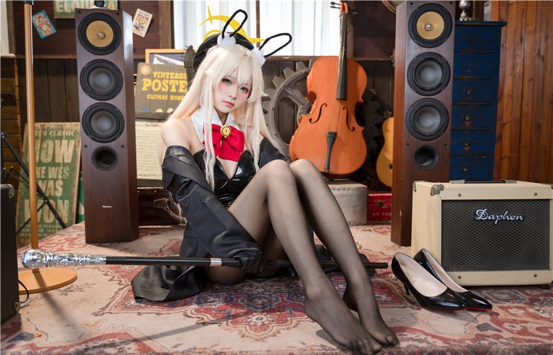 九柒喵 笑面兔女郎 [36P-261MB] 第1张