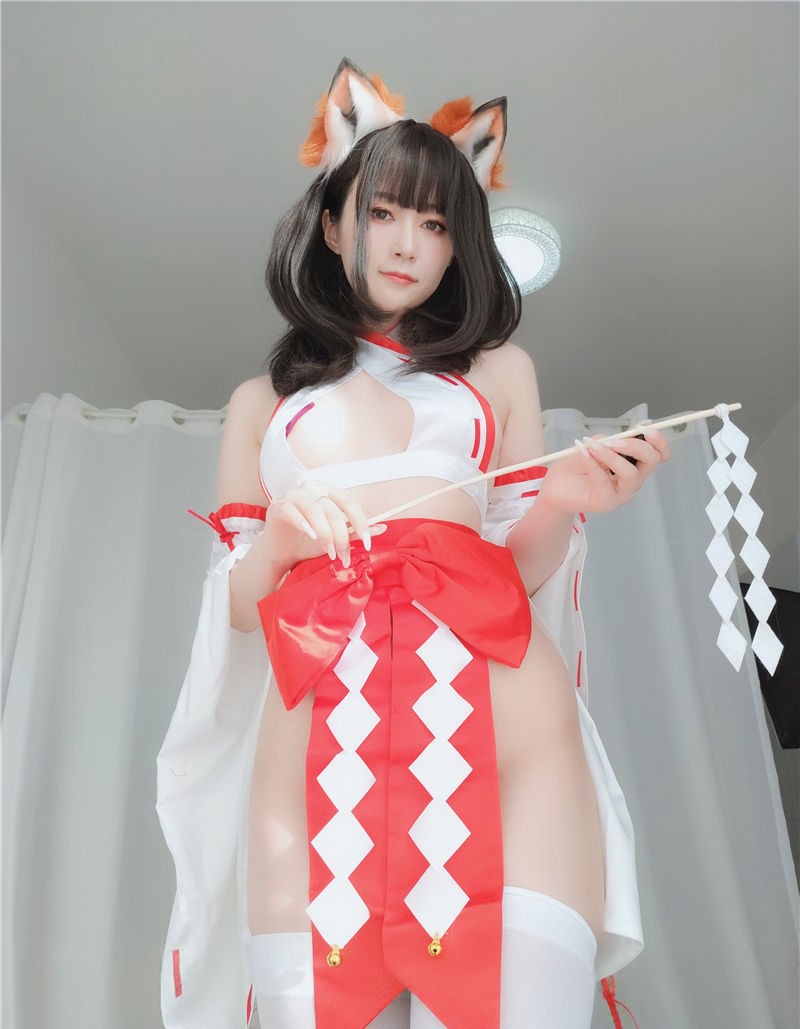 白银81 神社小狐狸[93P7V-598M] 第3张