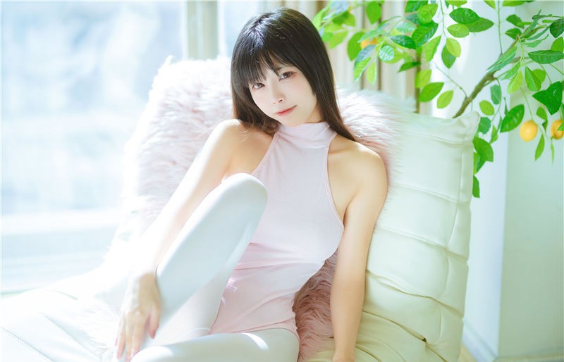 三無人型 白丝桃子[60P-172M] 第2张