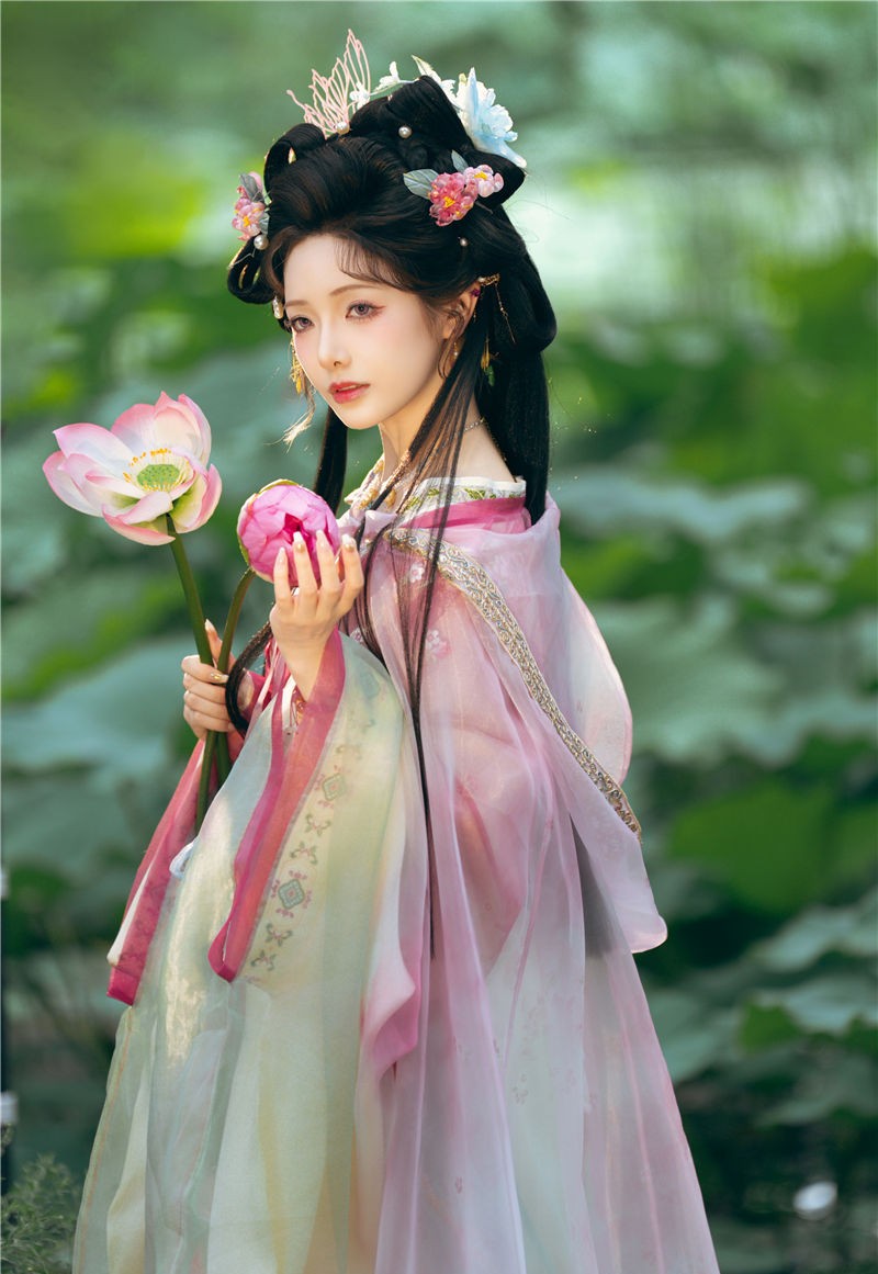 雯妹不讲道理 祝您中秋快乐owo[20P-156M] 第4张