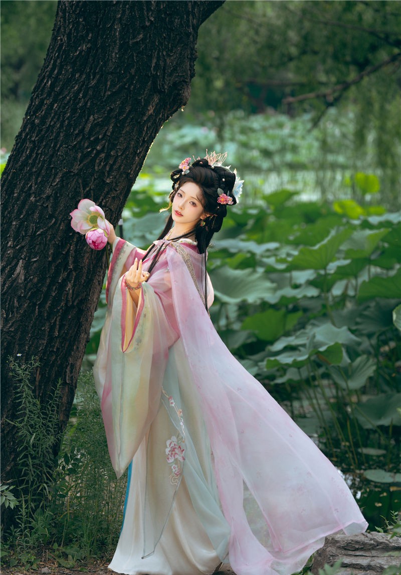 雯妹不讲道理 祝您中秋快乐owo[20P-156M] 第3张