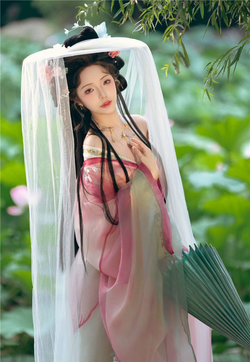 雯妹不讲道理 祝您中秋快乐owo[20P-156M] 第2张