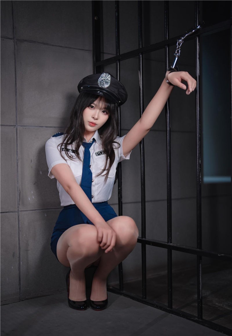 轩萧学姐 女警官 [170P-2.37GB] 第1张