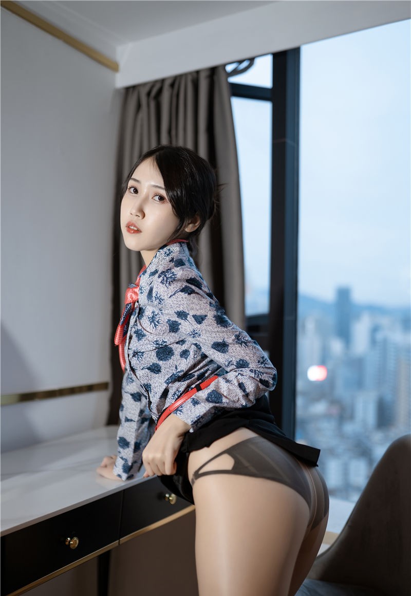 不呆猫 东航空姐制服[66P1V-1.6G] 第4张