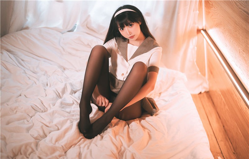 面饼仙儿 黑丝露营JK[40P-500M] 第2张