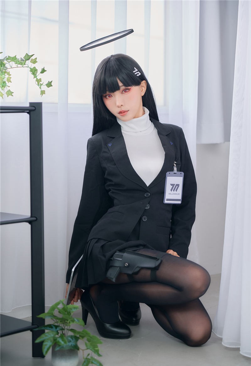 ElyEE子 2025年07月Patreon订阅 B Tsukatsuki Rio 調月莉音 [26P-48MB] 第1张