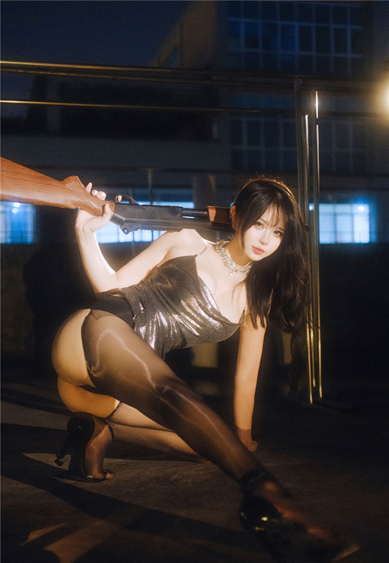 Tina很妖孽呀 夜色连衣裙 [37P-108MB] 第3张