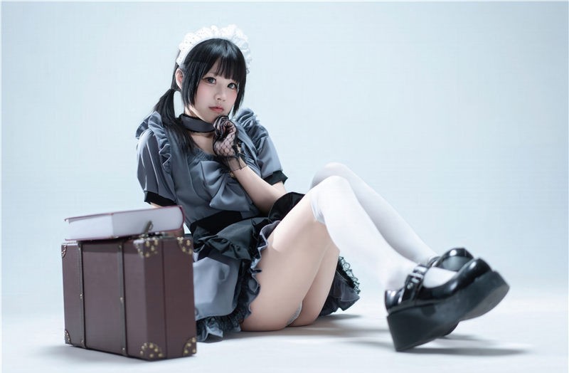 清水凪 手提箱与灰色女仆 [80P-1.67GB] 第1张