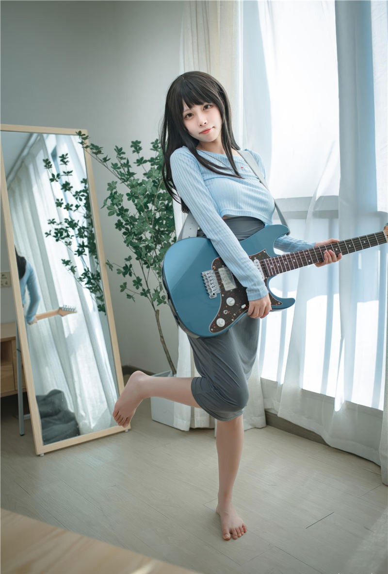 三無人型 吉他妹妹[24P-224M] 第2张
