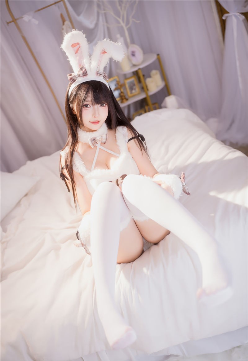 神楽坂真冬 毛绒白兔 [75P2V-318MB] 第1张