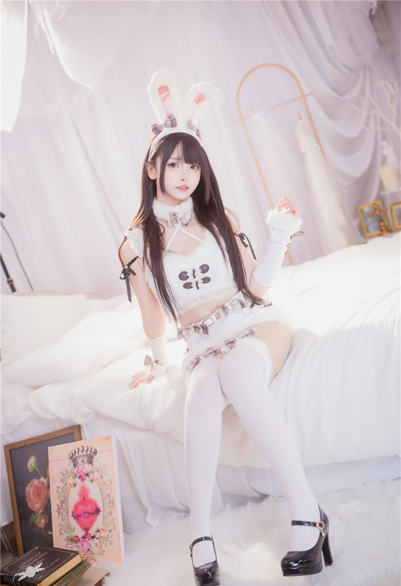 神楽坂真冬 毛绒白兔 [75P2V-318MB] 第3张