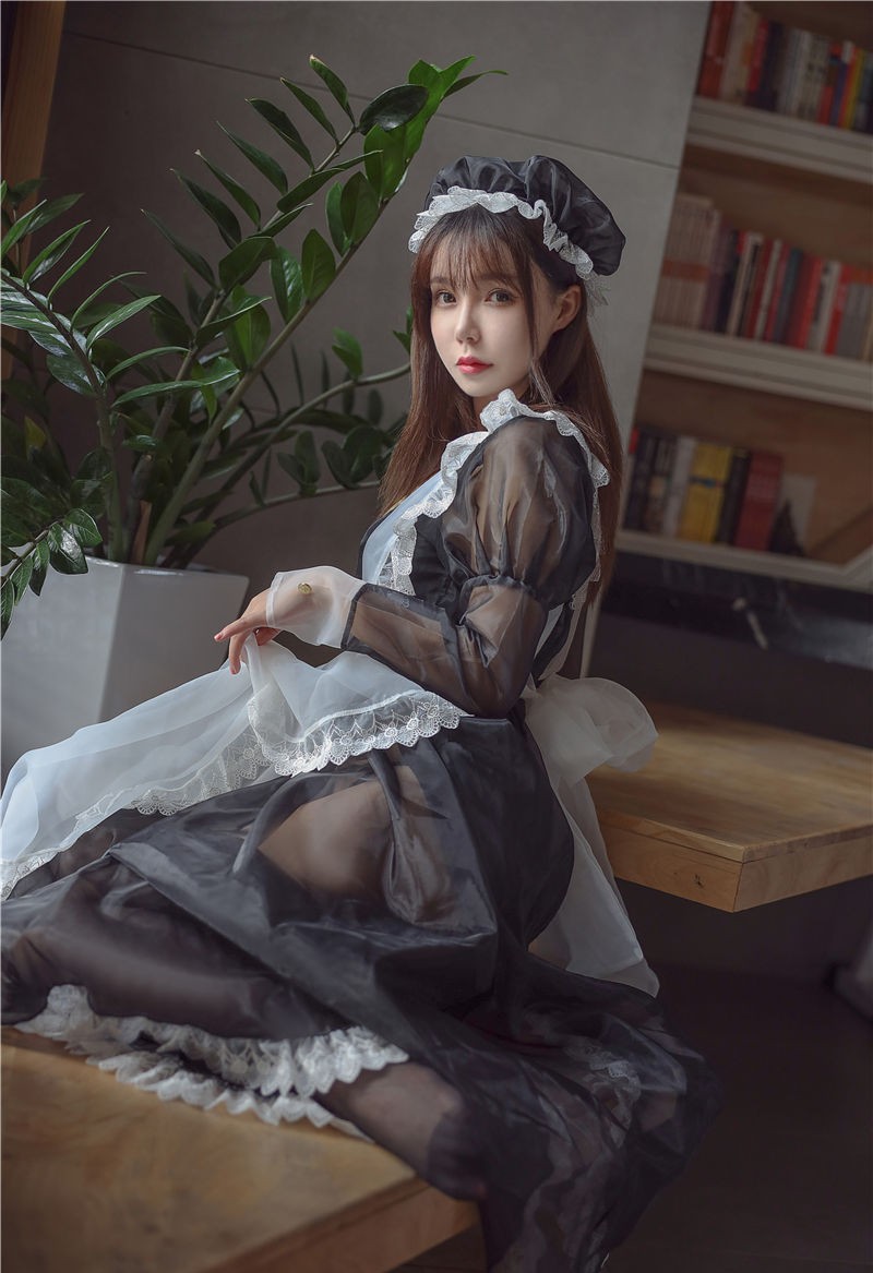 亚马逊鲶鱼 黑色透明女仆 [33P-432MB] 第1张