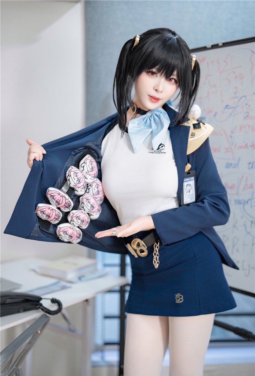 轩萧学姐 Nikke胜利女神 索拉[50P-161M] 第3张