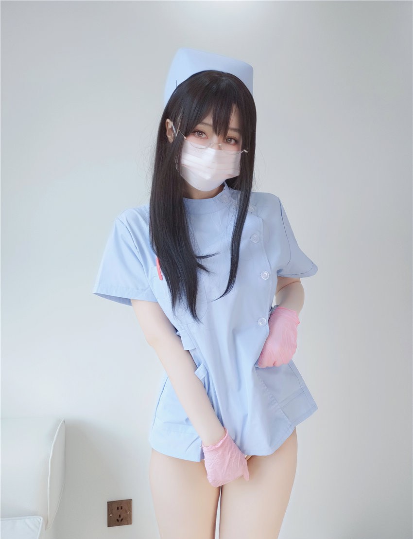 白银81 自摄Vol.95 蓝色护士[155P19V-3.1G] 第2张