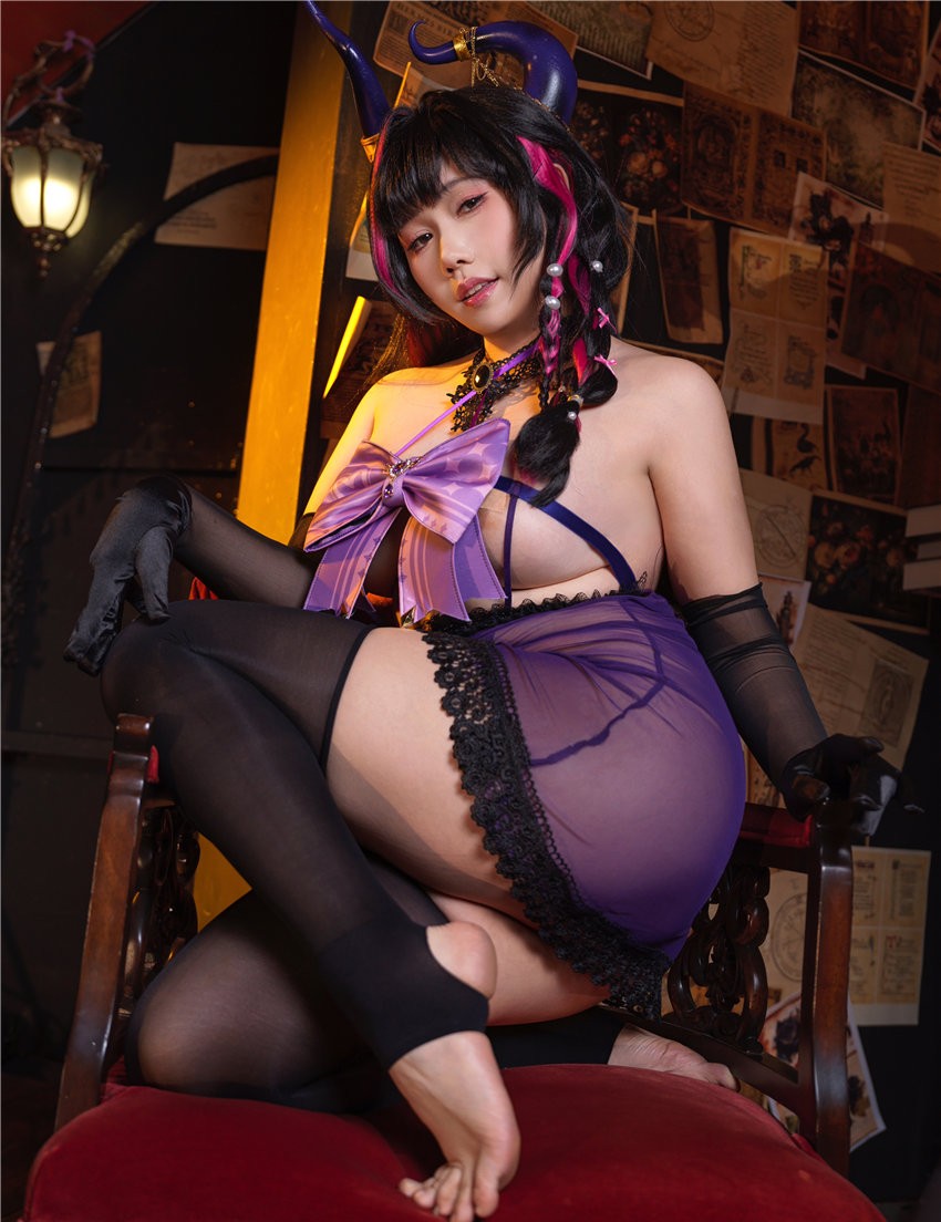 麻花酱 安妮女王+明日奈 [68P4V-2.82GB] 第2张