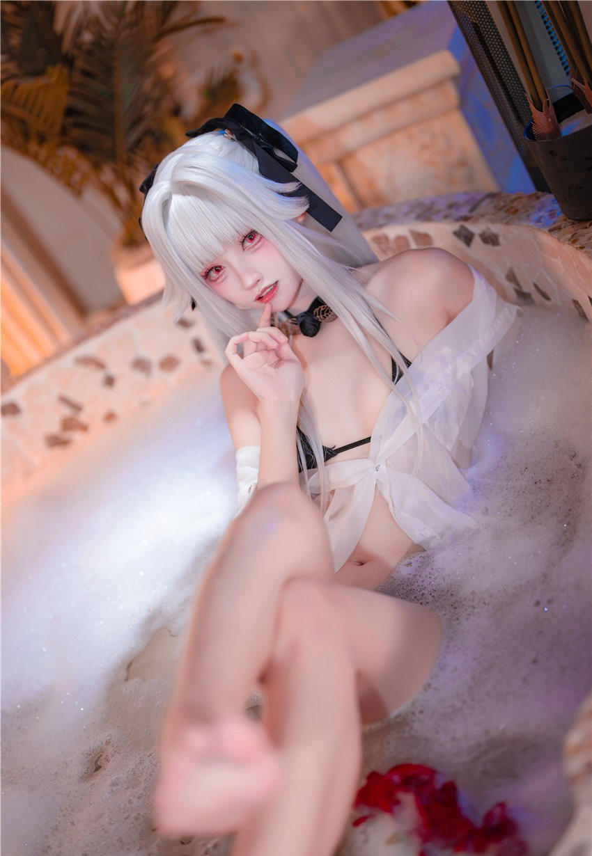 大大卷卷小卷 美少女万华镜 水池 [34P1V-994M] 第4张