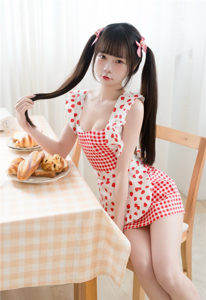 可可小白兔 生日限定 一起做蛋糕吗[77P-626M] 第4张
