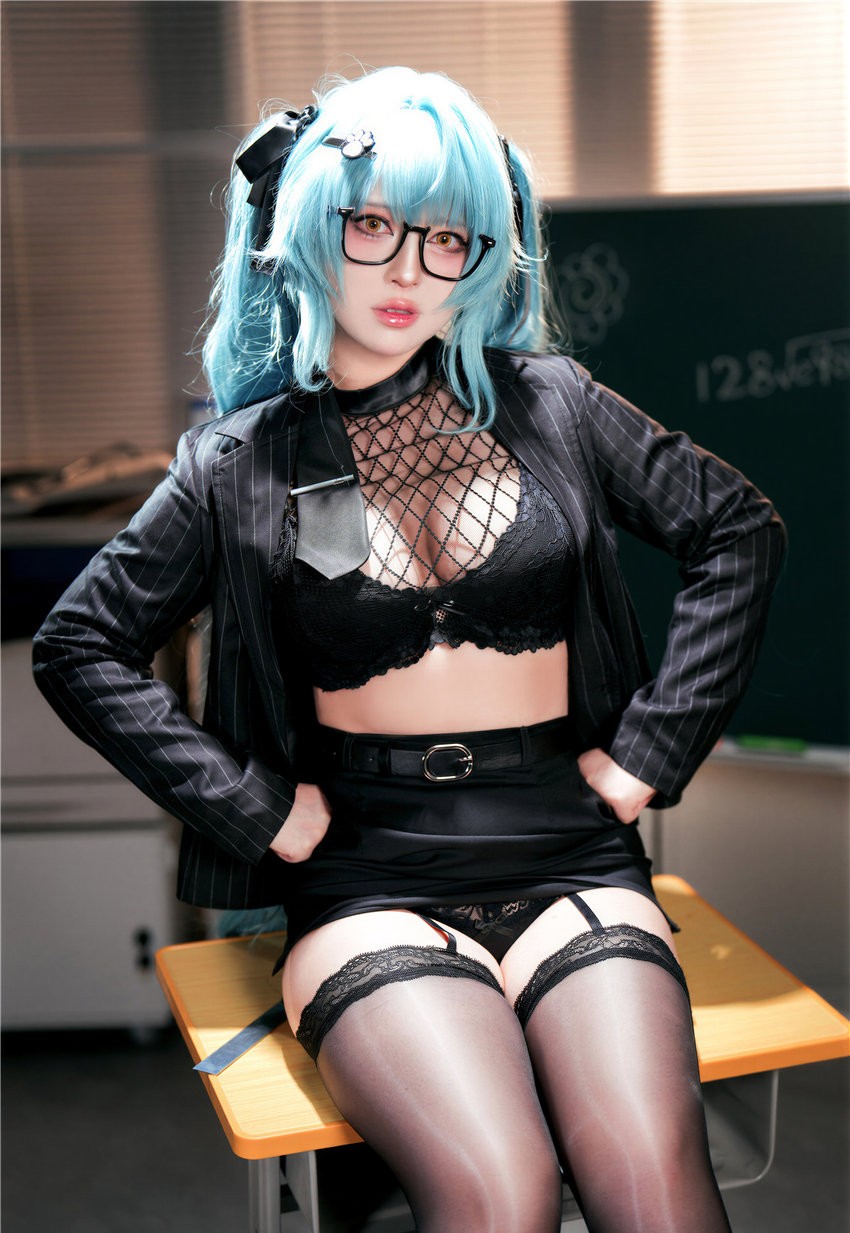 半半子 Nikke胜利女神 普丽瓦蒂 [58P5V-408MB] 第2张