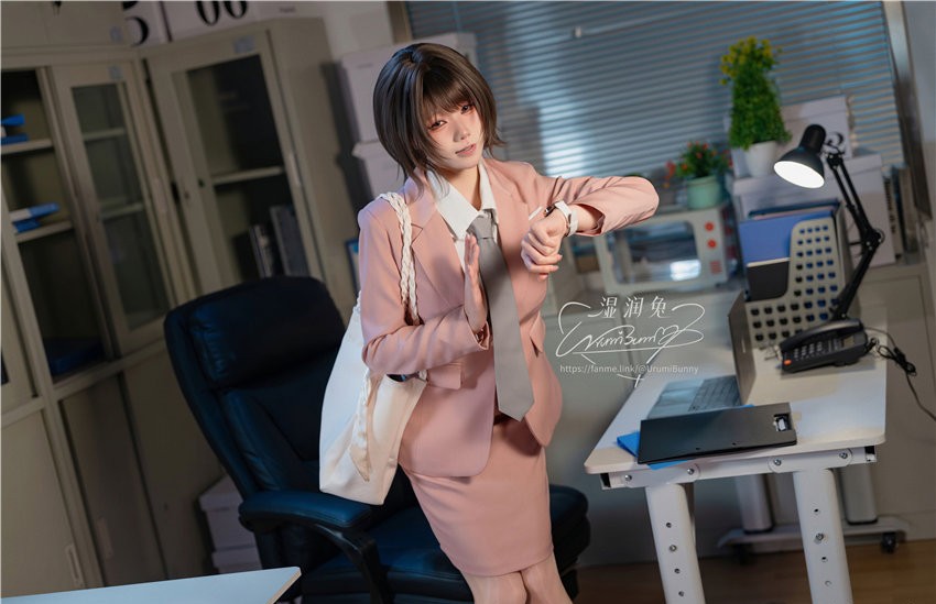 咬一口兔娘 2026年8月作品 职场新人无惨 上篇 [119P1V-1.73GB] 第1张